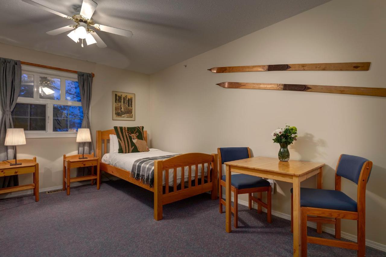 Courthouse Inn Revelstoke Luaran gambar