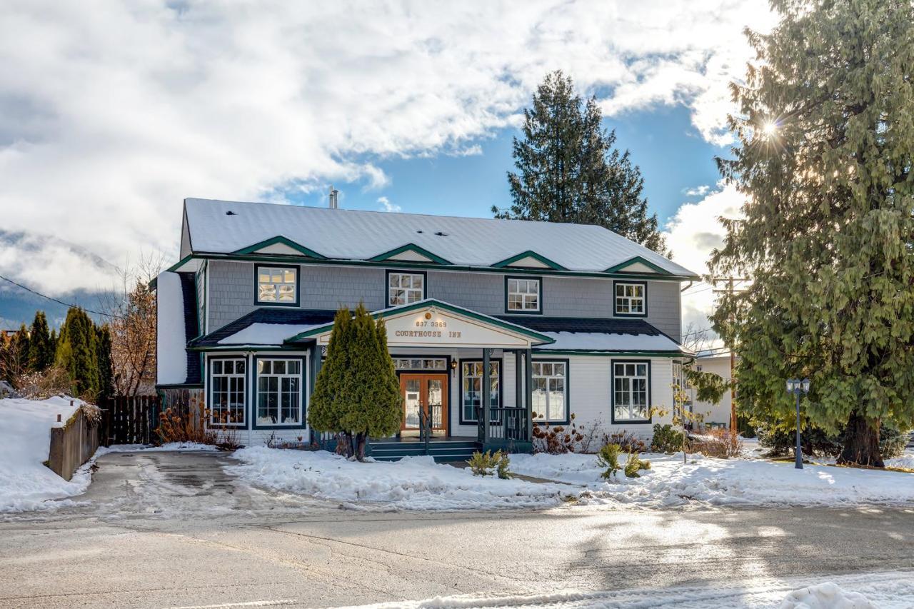 Courthouse Inn Revelstoke Luaran gambar