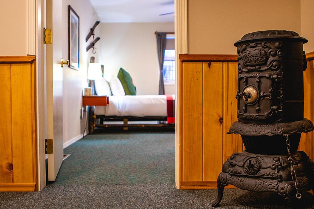 Courthouse Inn Revelstoke Luaran gambar