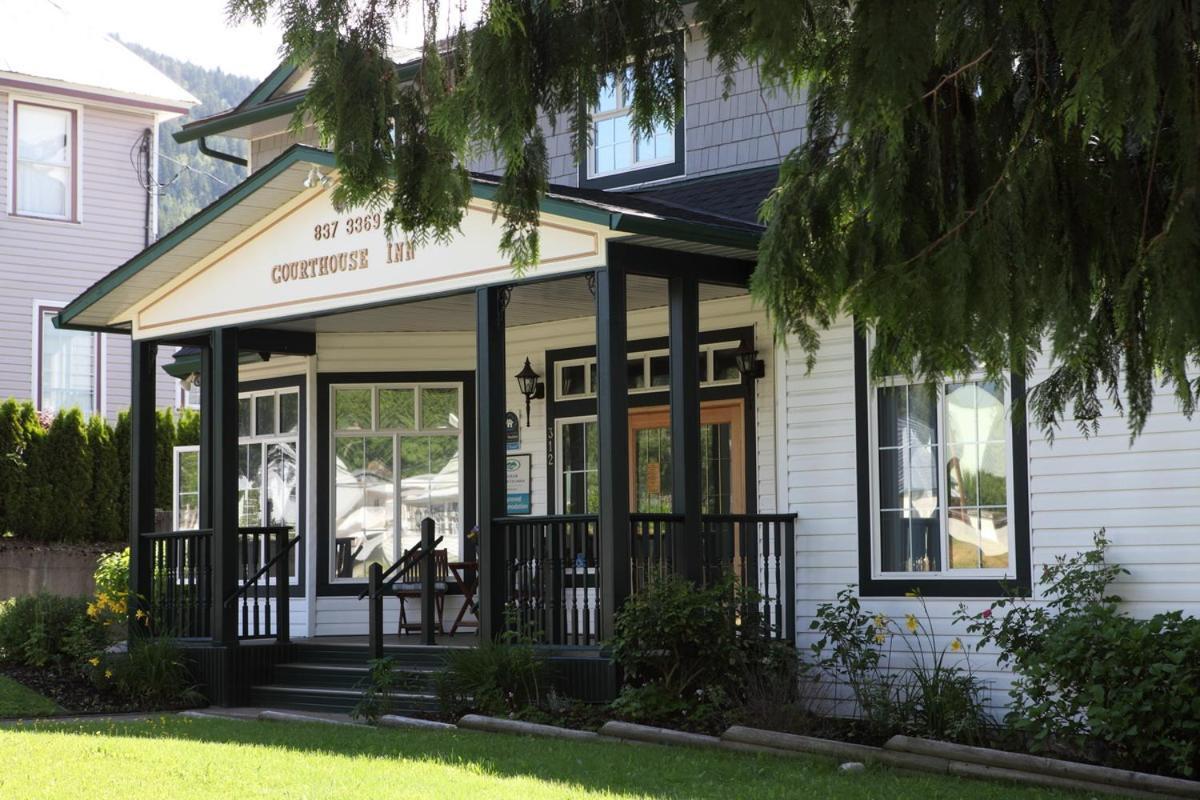 Courthouse Inn Revelstoke Luaran gambar