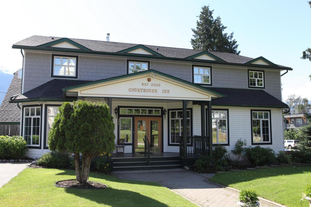 Courthouse Inn Revelstoke Luaran gambar
